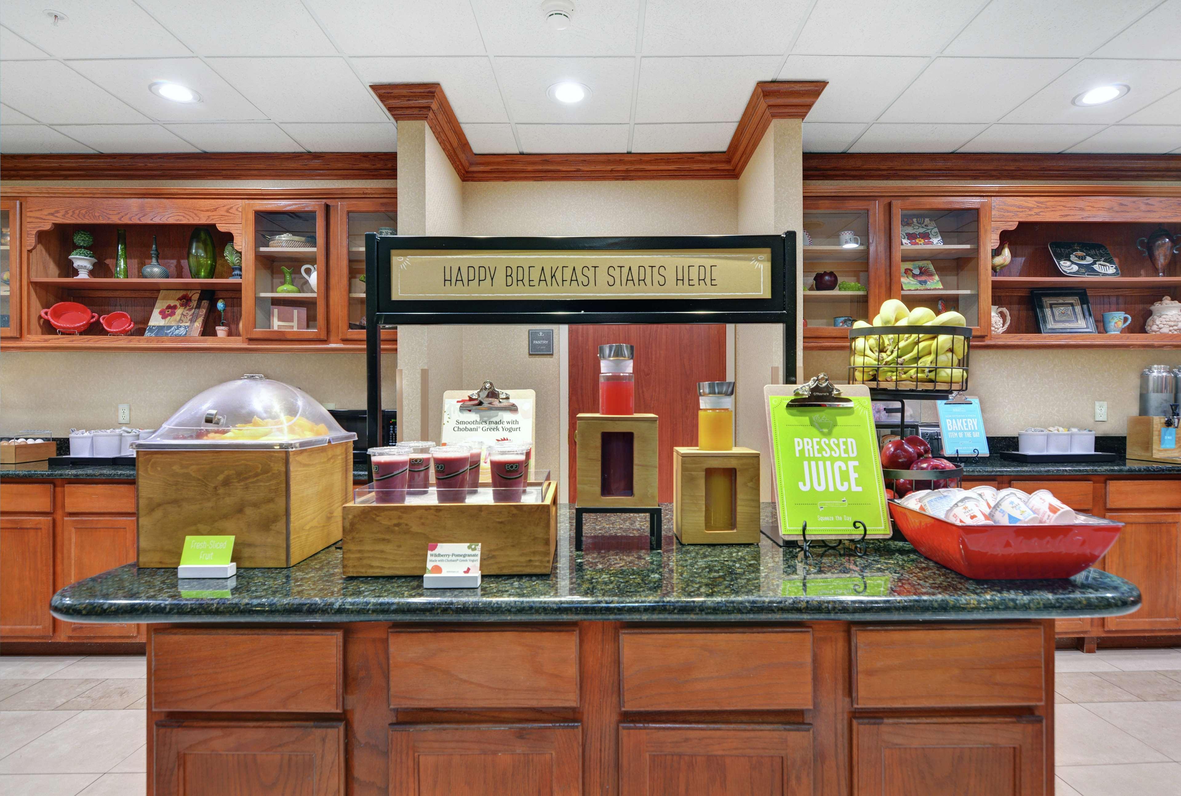 Hampton Inn Фейетвилл Экстерьер фото