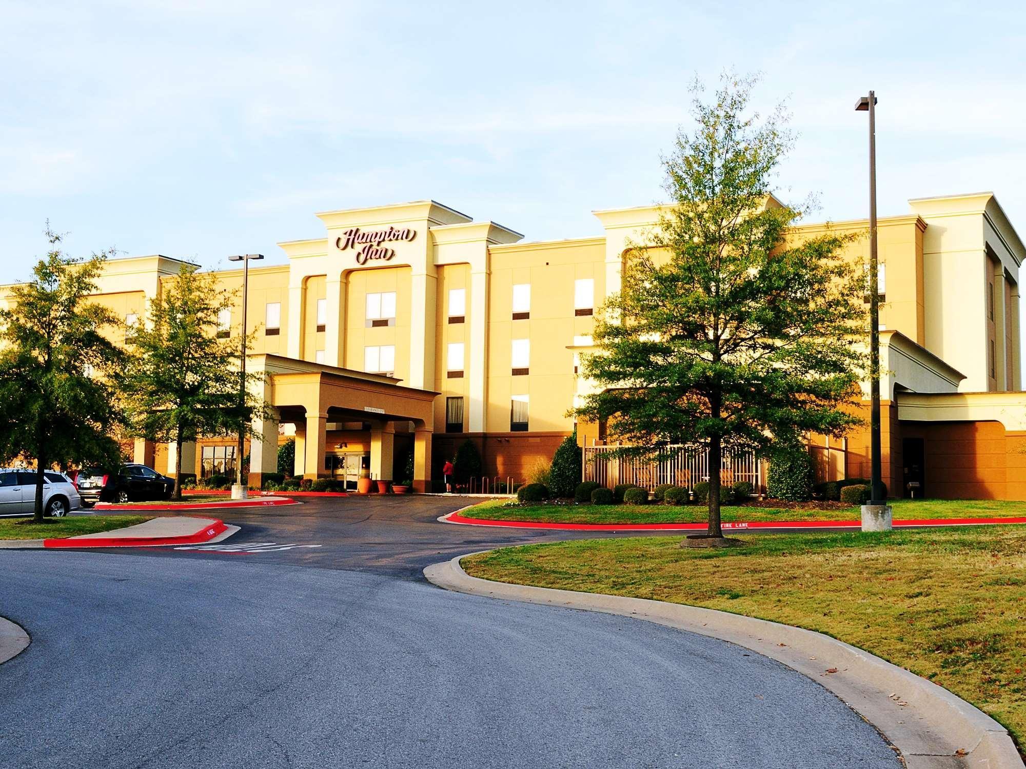 Hampton Inn Фейетвилл Экстерьер фото