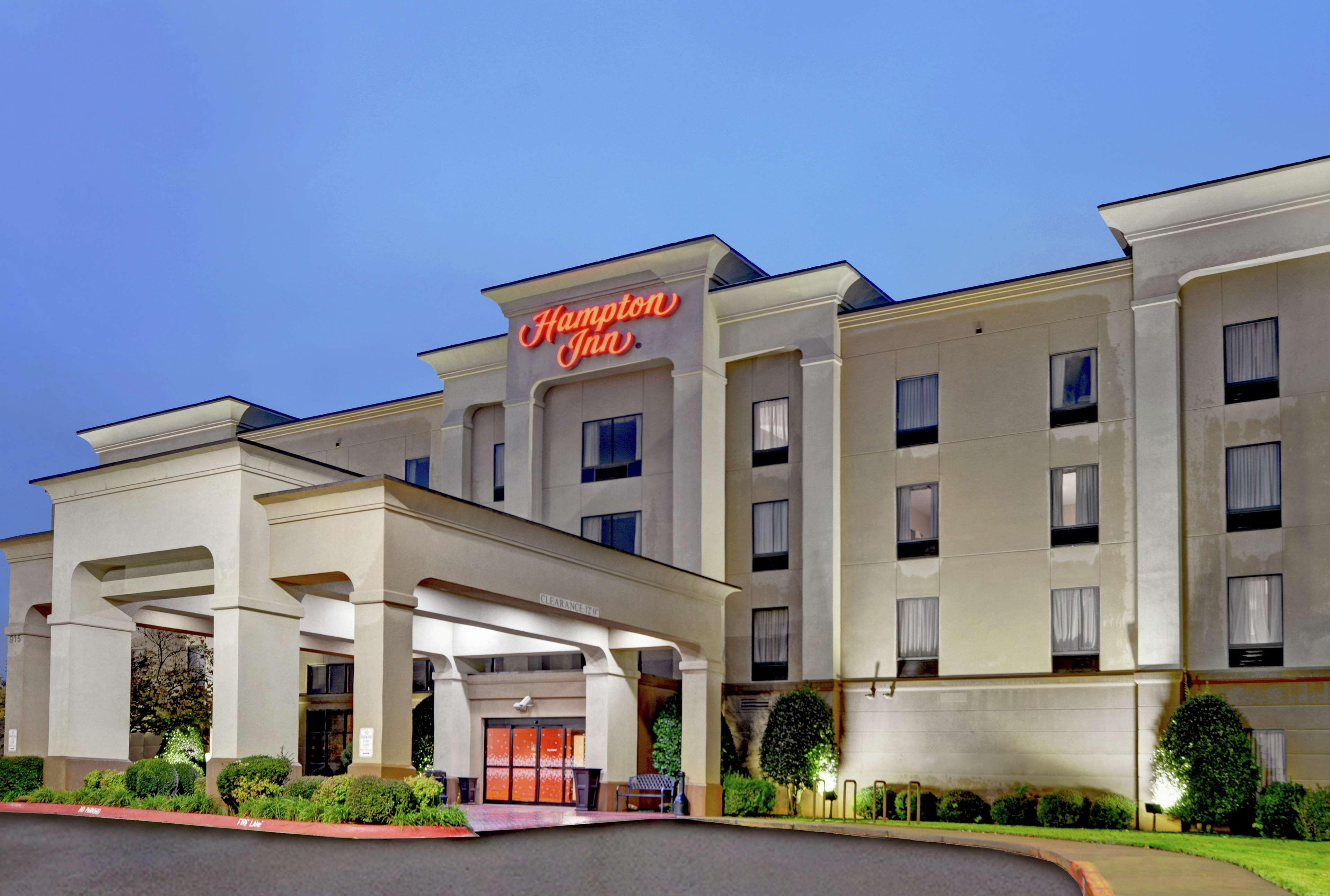 Hampton Inn Фейетвилл Экстерьер фото
