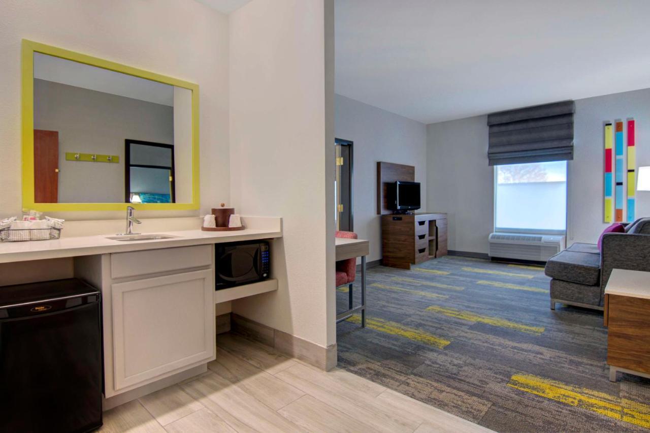 Hampton Inn Фейетвилл Экстерьер фото